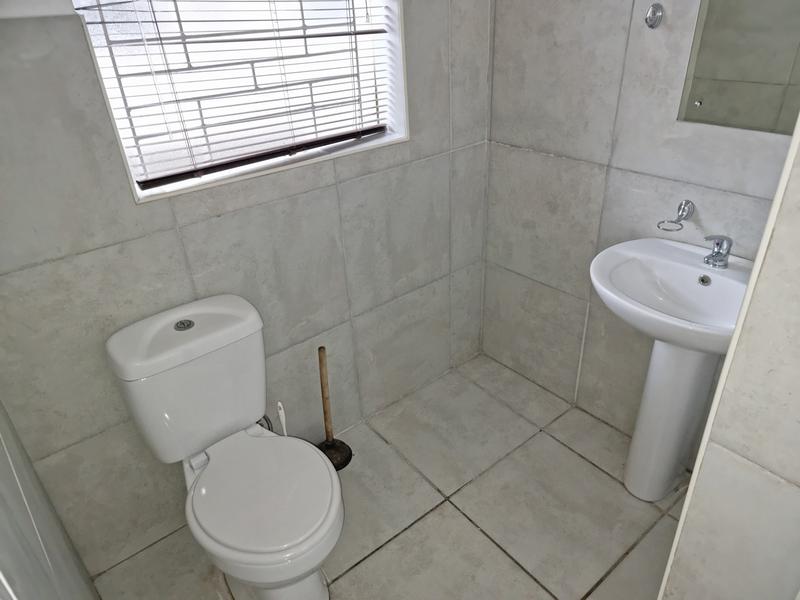 To Let 1 Bedroom Property for Rent in Rondebosch Western Cape